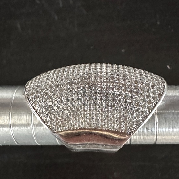 Beautiful Silver Statement Ring With Pave Cubic Zirconia Size 7 - Picture 2 of 7
